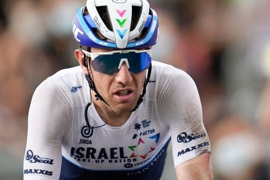 Steigt kurz vor dem Ende bei der Tour vom Rad: Michael Woods.