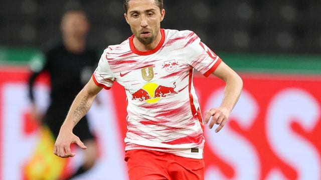 Lobt seinen ehemaligen zum FC Bayern abgewanderten Trainer: Kevin Kampl von RB Leipzig. Lobt seinen ehemaligen zum FC Bayern abgewanderten Trainer: Kevin Kampl von RB Leipzig.