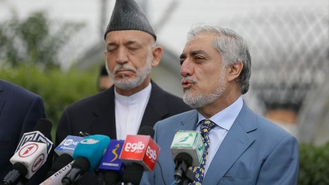 Die Regierungsdelegation wird vom Ratsvorsitzenden Abdullah Abdullah geleitet. Die Regierungsdelegation wird vom Ratsvorsitzenden Abdullah Abdullah geleitet.
