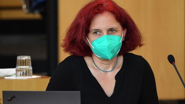 Astrid Rothe-Beinlich (Bündnis90/Die Grünen), Fraktionschefin, während der Sitzung des Thüringer Landtags. Astrid Rothe-Beinlich (Bündnis90/Die Grünen), Fraktionschefin, während der Sitzung des Thüringer Landtags.