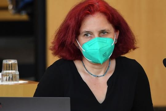 Astrid Rothe-Beinlich (Bündnis90/Die Grünen), Fraktionschefin, während der Sitzung des Thüringer Landtags.