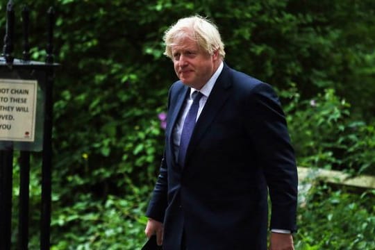 Premierminister Boris Johnson kommt nun doch um die Quarantäne nicht herum.