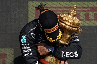 Heimsieg mit Kritik: Lewis Hamilton feiert seinen Sieg in Silverstone.