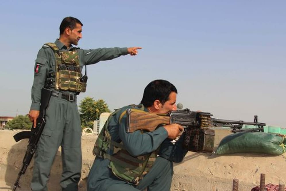Mitglieder afghanischer Sicherheitskräfte während einer Militäroperation gegen Taliban-Kämpfer in Kundus.
