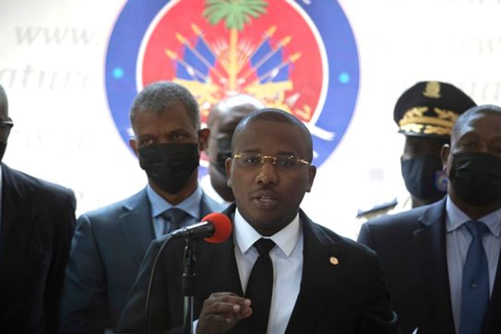Claude Joseph, Übergangs-Premierminister in Haiti, spricht während einer Pressekonferenz.