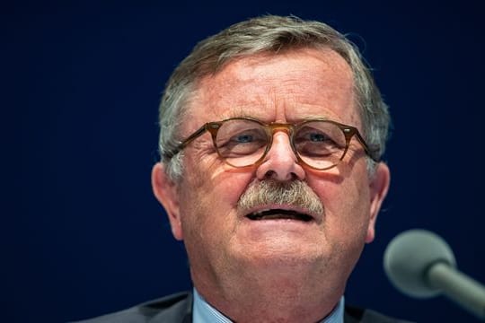 "Nicht gleich alles aufmachen, (.