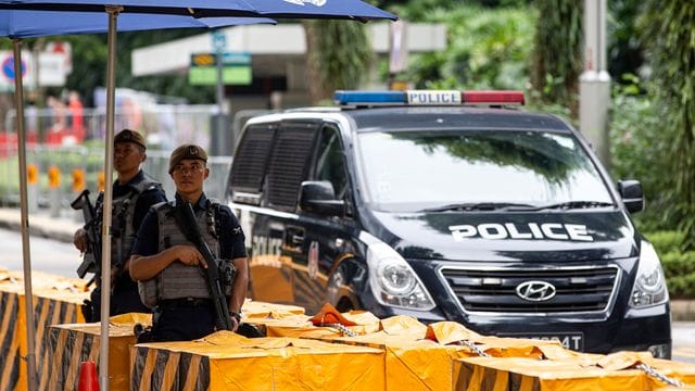 Der mutmaßliche Täter wurde von der Polizei kurz nach der Tat festgenommen (Archivbild).