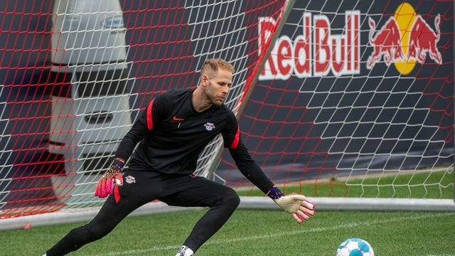 Hat nach der EM wieder das Training in Leipzig aufgenommen: Keeper Peter Gulacsi. Hat nach der EM wieder das Training in Leipzig aufgenommen: Keeper Peter Gulacsi.