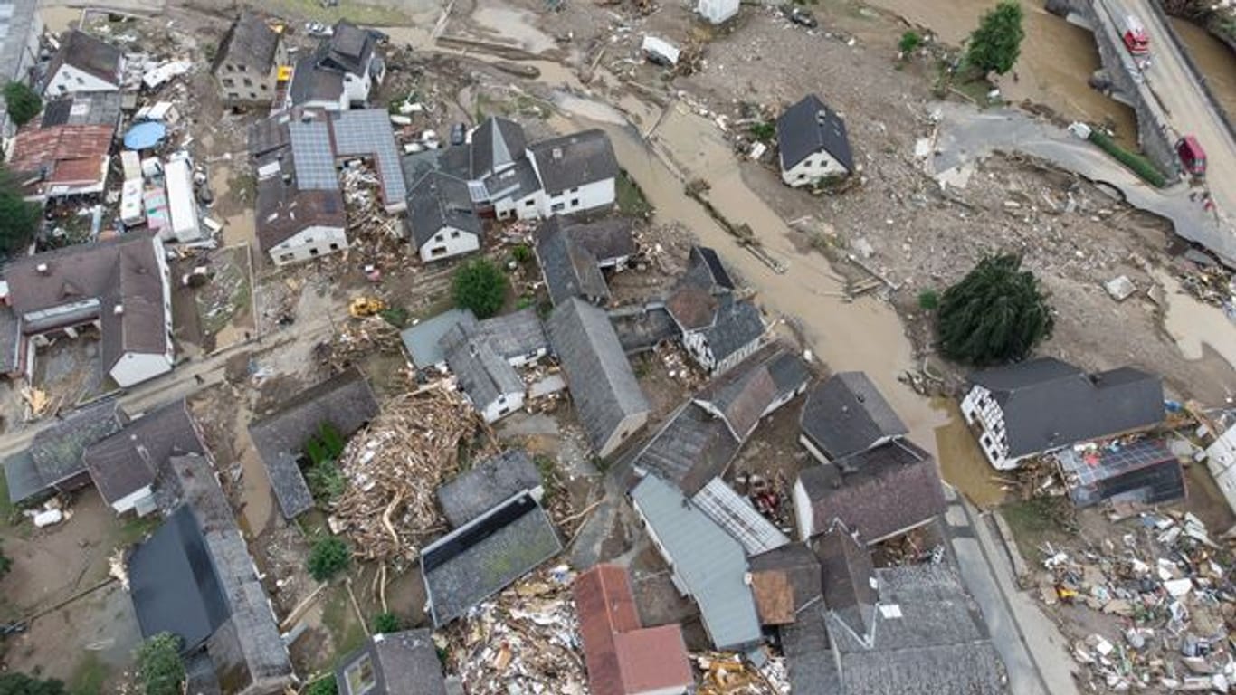 Weitgehend zerstört und überflutet ist das Dorf Schuld im Kreis Ahrweiler.
