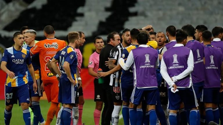 Spieler der Boca Juniors waren nach der Niederlage aufgebracht.