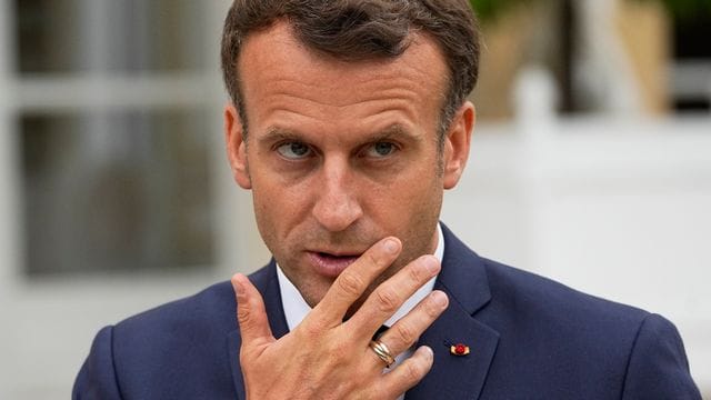 Hatte die Corona-Maßnahmen bereits in der zurückliegenden Woche angekündigt: Staatspräsident Emmanuel Macron. Hatte die Corona-Maßnahmen bereits in der zurückliegenden Woche angekündigt: Staatspräsident Emmanuel Macron.