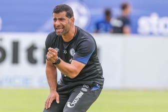 Kann mit Schalke in die Saison starten: Trainer Dimitrios Grammozis.