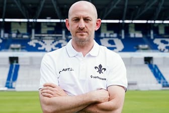 Hat drei Corona-Fälle in seinem Team zu beklagen: Darmstadt-Coach Torsten Lieberknecht.