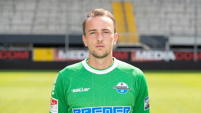 Paderborn-Keeper Leo Zingerle hat sich im Training leicht verletzt.