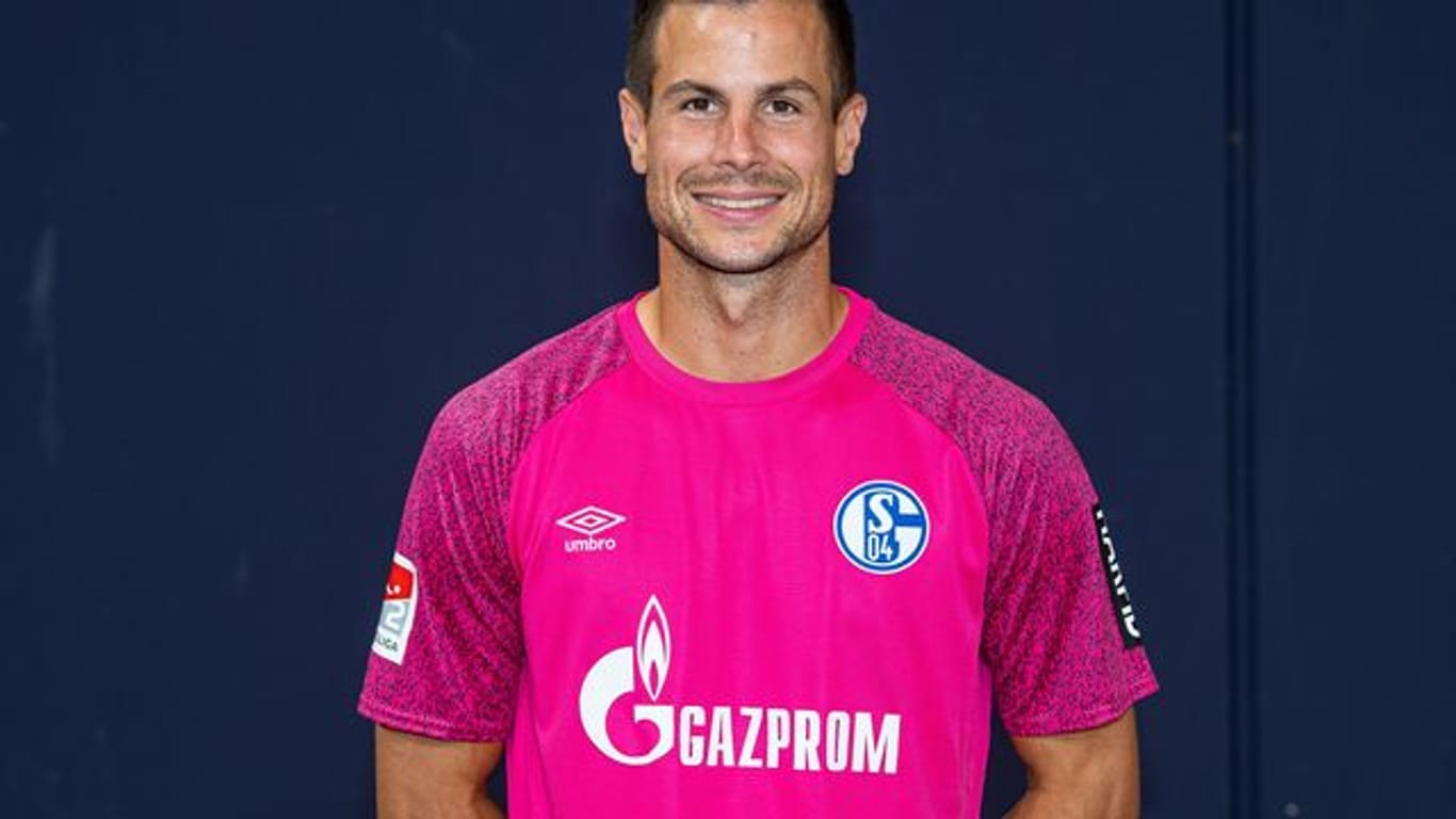 Der FC Schalke 04 setzt zum Saisonauftakt auf Torwart Michael Langer.