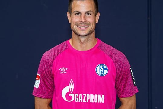 Der FC Schalke 04 setzt zum Saisonauftakt auf Torwart Michael Langer.