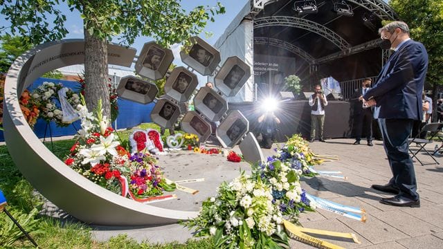 Markus Söder gedenkt der Opfer des Anschlags.