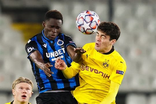 Neuzugang bei Bayer Leverkusen: Odilon Kossounou (l).