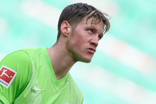 Der Wolfsburger Wout Weghorst will am liebsten gegen den FC Barcelona spielen.