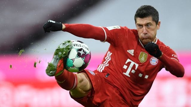 Stürmerstar Robert Lewandowski vom FC Bayern München ist erneut Deutschlands Fußballer des Jahres.