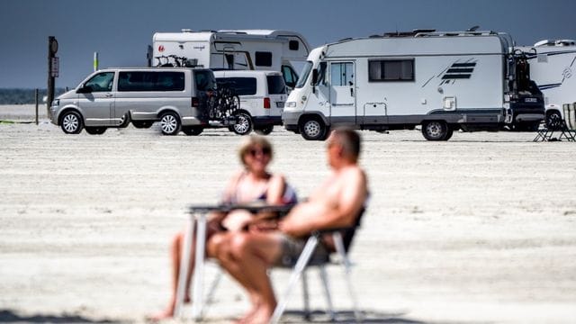 Camper am Strand von St.