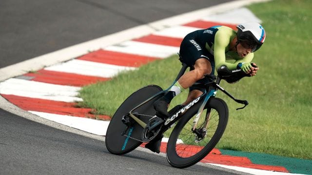 Raste auf dem Fuji International Speedway zu Olympia-Gold: Primoz Roglic. Raste auf dem Fuji International Speedway zu Olympia-Gold: Primoz Roglic.