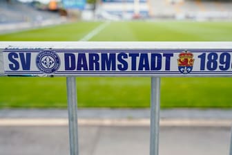 Beim Fußball-Zweitligisten SV Darmstadt 98 gab es Corona-Fälle.