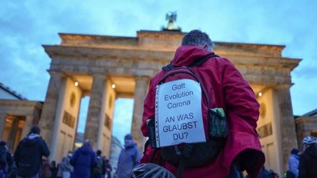 Corona-Proteste: Berlin Verbietet "Querdenken"-Demonstrationen Am ...