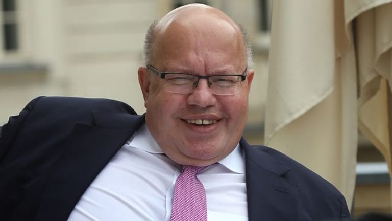 Peter Altmaier (CDU), Bundeswirtschaftsminister, während eines dpa-Interviews im Bundeswirtschaftsministerium.