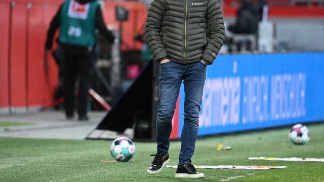Erhielt vom DFB die Fair-Play-Medaille in der Kategorie "Profifußball": Ex-Leverkusen-Trainer Peter Bosz. Erhielt vom DFB die Fair-Play-Medaille in der Kategorie "Profifußball": Ex-Leverkusen-Trainer Peter Bosz.