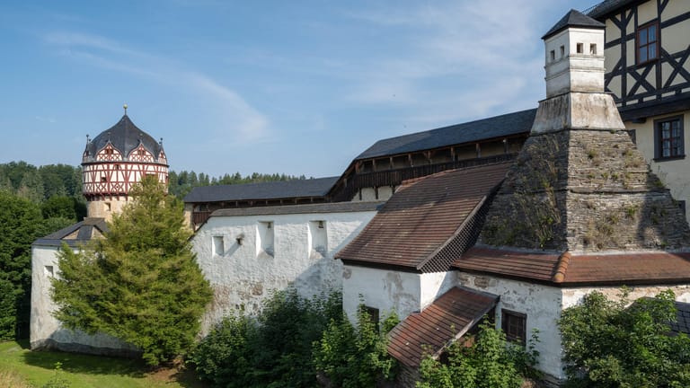 Schloss Burgk: Die Außenanlagen dienten 2013 als Drehort für den Märchenfilm "Die goldene Gans". Wenn Bodo Ramelow hier ist, will er nicht über die Arbeit nachdenken.