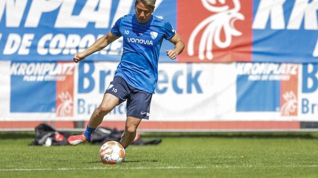 Erzielte das einzige Tor für den VfL Bochum im Testspiel gegen Vitesse Arnheim: Takuma Asano. Erzielte das einzige Tor für den VfL Bochum im Testspiel gegen Vitesse Arnheim: Takuma Asano.