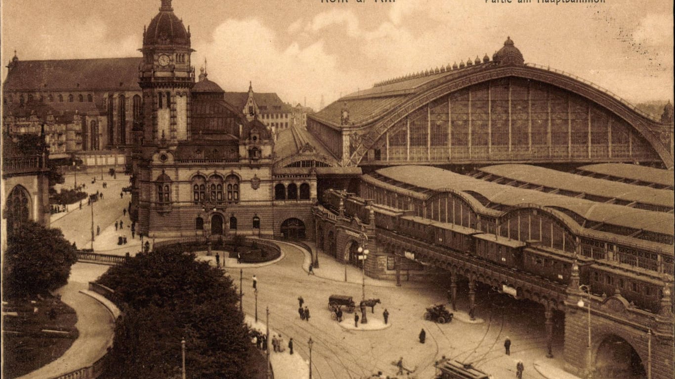 Blick auf den Kölner Hauptbahnhof Anfang des 20. Jahrhunderts: Der Neubau wurde 1892 errichtet.