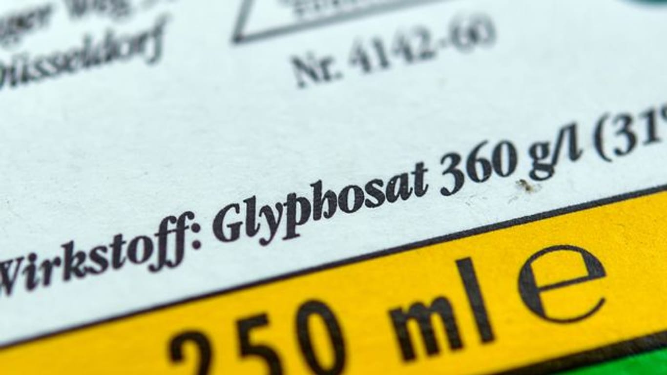 Privatnutzer dürfen das umstrittene Unkrautvernichtungsmittel Glyphosat bald nicht mehr im eigenen Garten verwenden.
