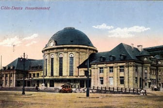 Der Deutzer Bahnhof: Er wurde nach den Plänen von Karl Biecker und Hugo Röttcher 1913 errichtet.