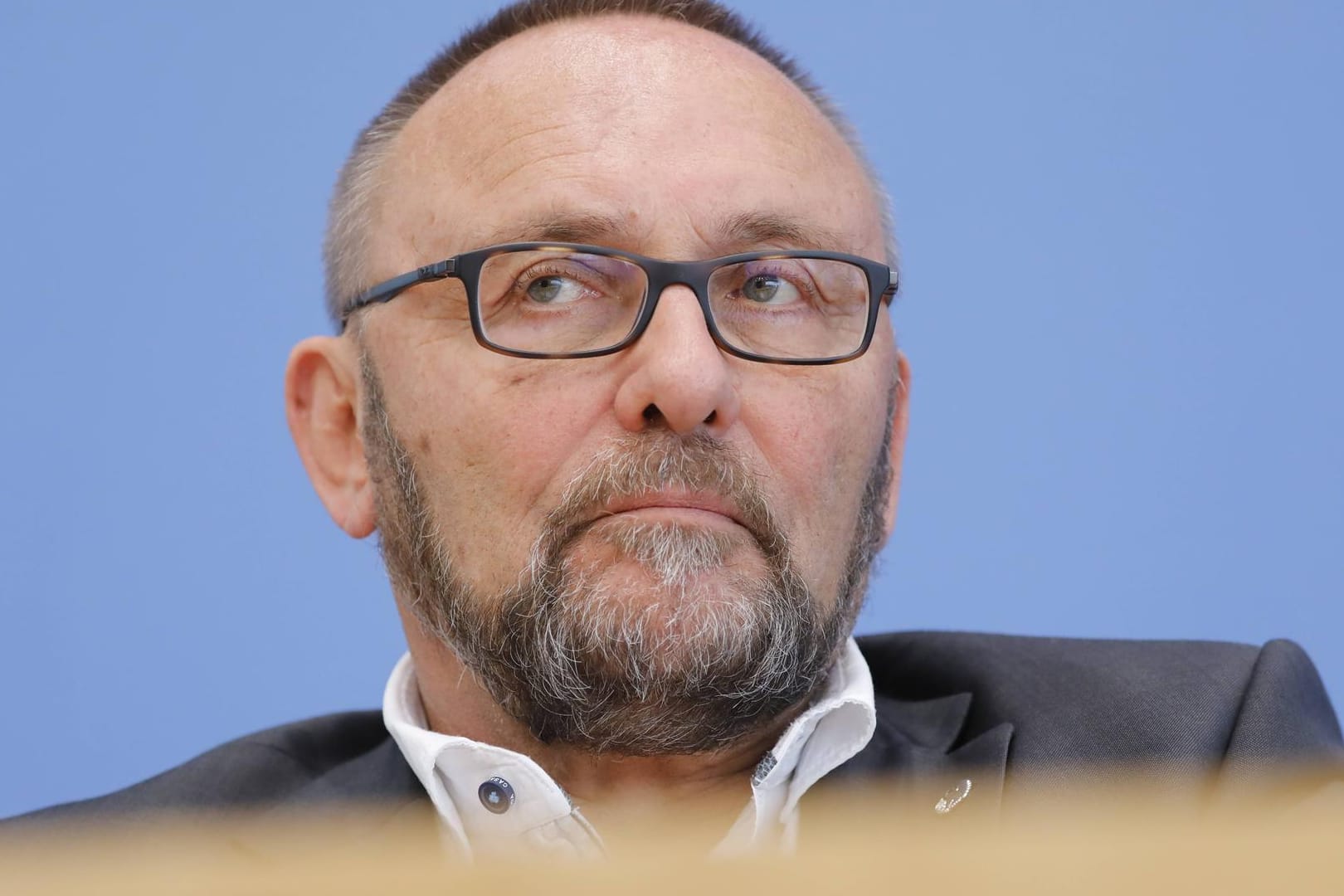 Frank Magnitz sitzt für die AfD Bremen im Bundestag: Wegen einer fehlenden eidesstattlichen Erklärung war der Landesverband zunächst von der Wahl im Herbst ausgeschlossen worden.