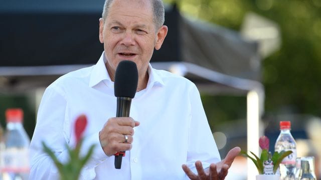 SPD-Kanzlerkandidat Olaf Scholz fordert ein offensiveres Auftreten für die Corona-Impfung von Geimpften selbst. SPD-Kanzlerkandidat Olaf Scholz fordert ein offensiveres Auftreten für die Corona-Impfung von Geimpften selbst.