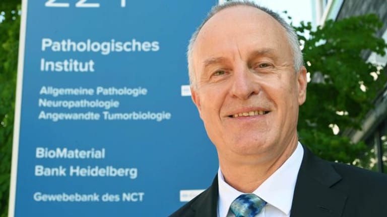 Peter Schirmacher: Er ist geschäftsführender Direktor des Pathologischen Instituts am Universitätsklinikum Heidelberg. (Quelle: Uli Deck/dpa)