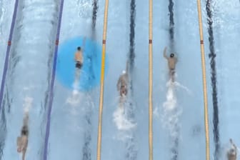 Traum vom Olympiasieg geplatzt: Hier wird für Florian Wellbrock auf der letzten Bahn aus Gold plötzlich nur noch Bronze. Traum vom Olympiasieg geplatzt: Hier wird für Florian Wellbrock auf der letzten Bahn aus Gold plötzlich nur noch Bronze.