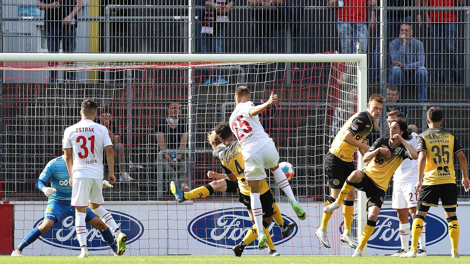 Tim Lemperle schießt das 1:1: Mit dem Treffer verhinderte der Youngster die FC-Pleite.