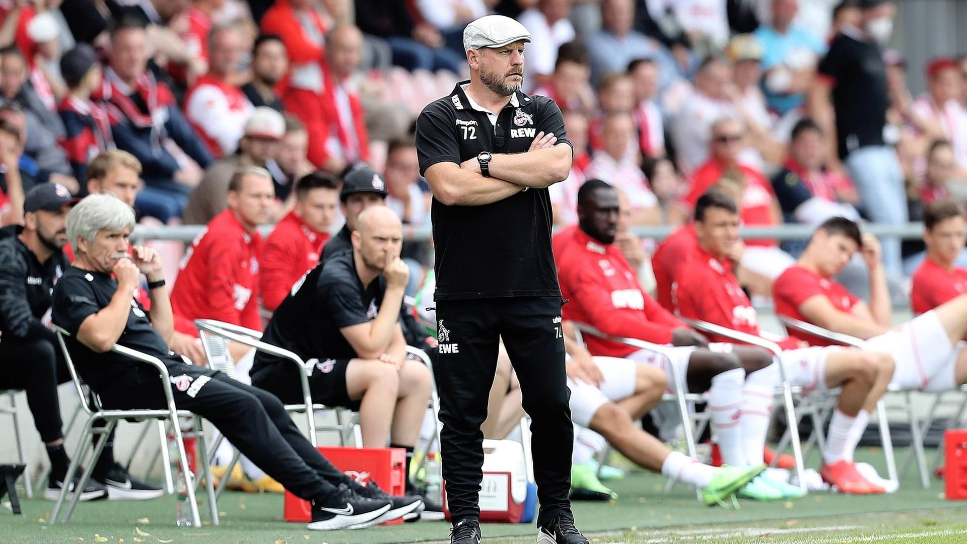 Steffen Baumgart am Spielfeldrand: Der FC-Trainer zeigte sich trotz deutlicher Schwächen seines Teams zufrieden.