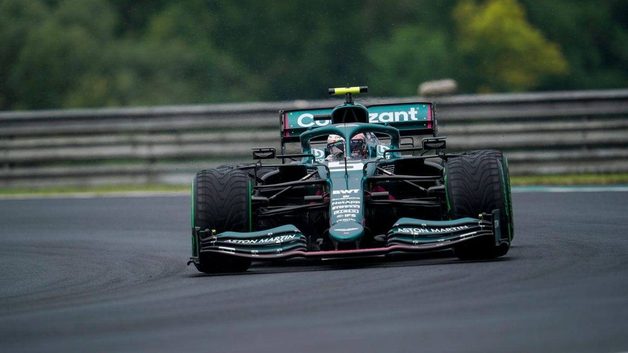 Sebastian Vettel fuhr in seinem Aston Martin als Zweiter ins Ziel, wurde aber nachträglich disqualifiziert.