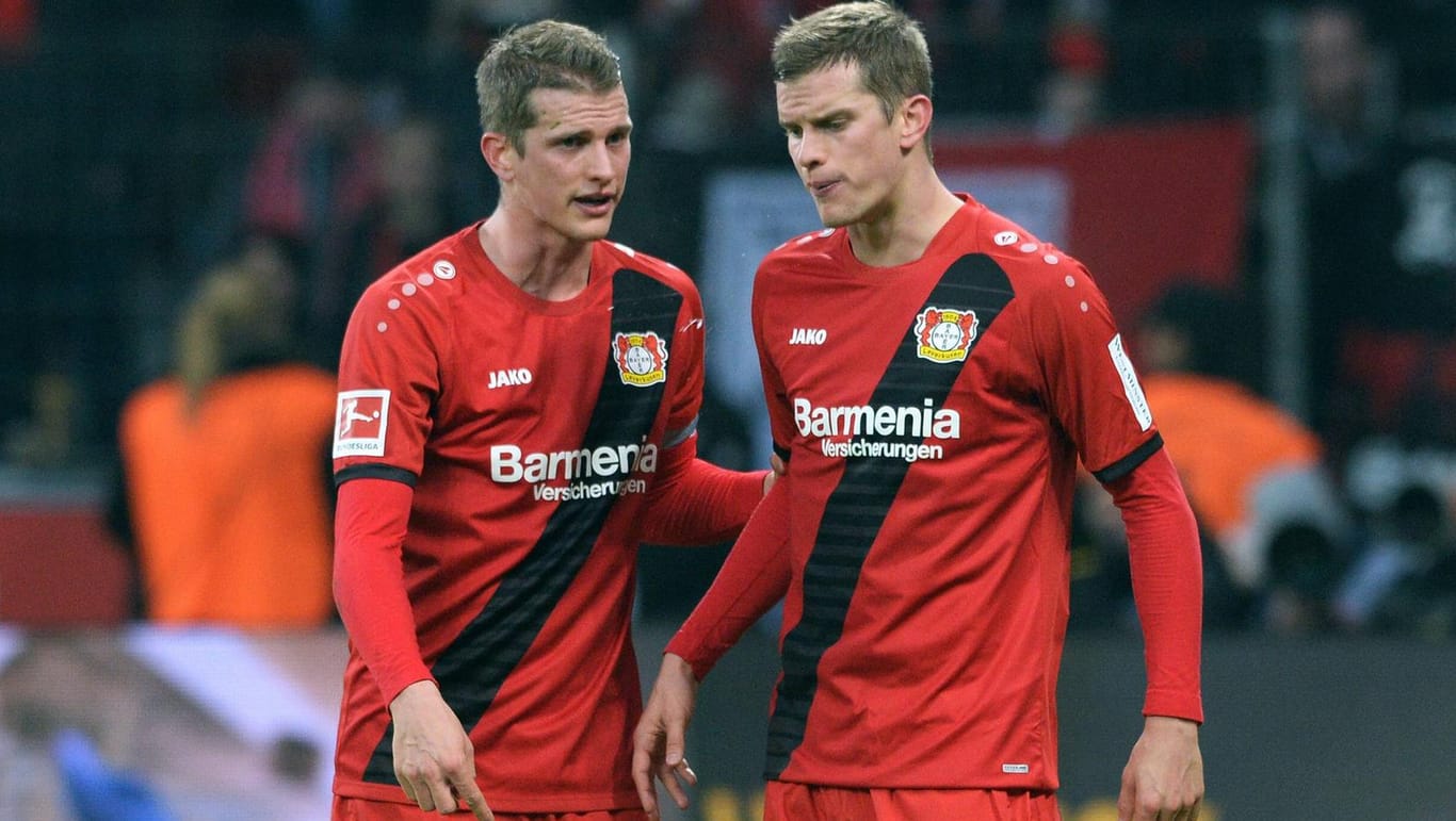 Die Zwillingsbrüder Lars Bender (li.) und Sven Bender: Beide beendeten im Sommer ihre aktive Fußballkarriere.
