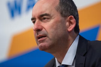 Freie-Wähler-Chef Aiwanger: Verwahrt sich gegen die Kritik seines Ministerpräsidenten.