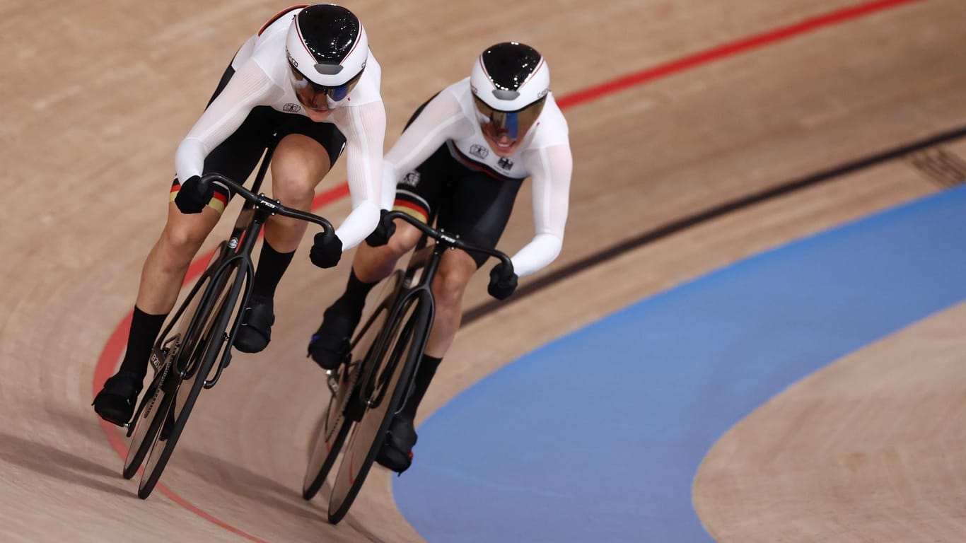 Emma Hinze (l.) und Lea Sophie Friedrich absolvierten die Qualifikation souverän.