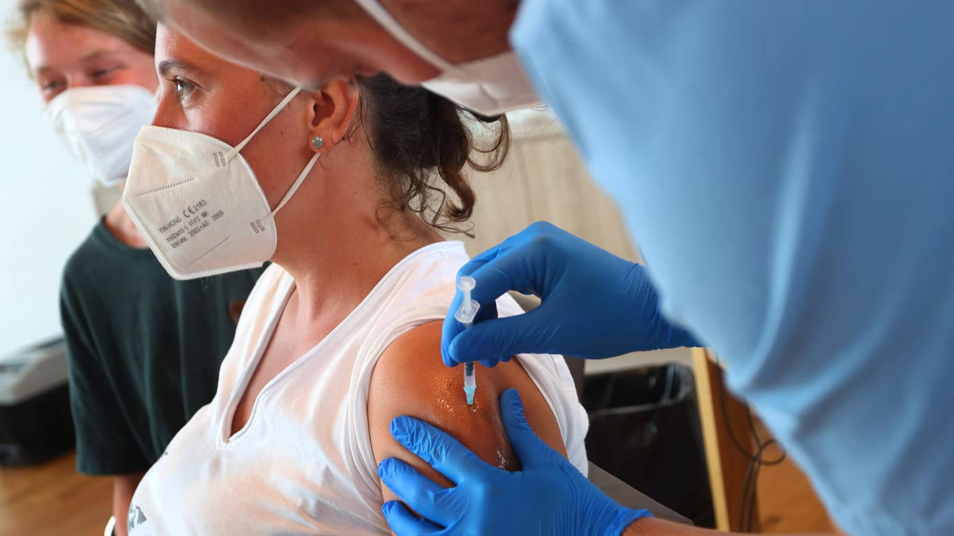 Coronavirus: Schützen Impfstoffe auch bei Delta weiterhin mit hoher Wahrscheinlichkeit vor schweren Verläufen?
