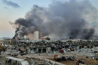 Beirut: Eine gewaltige Explosion erschütterte die libanesische Hauptstadt am 4. August 2020, das Land hat die Katastrophe noch nicht verwunden, sagt Experte Kristof Kleemann.