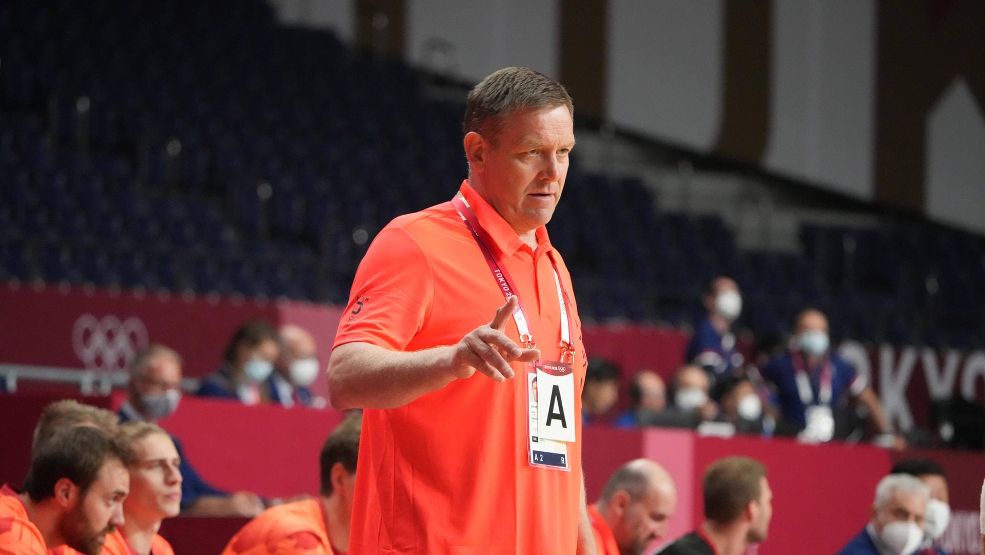 Möchte mit seiner Mannschaft in das olympische Halbfinale einziehen: DHB-Trainer Alfred Gislason. Möchte mit seiner Mannschaft in das olympische Halbfinale einziehen: DHB-Trainer Alfred Gislason.