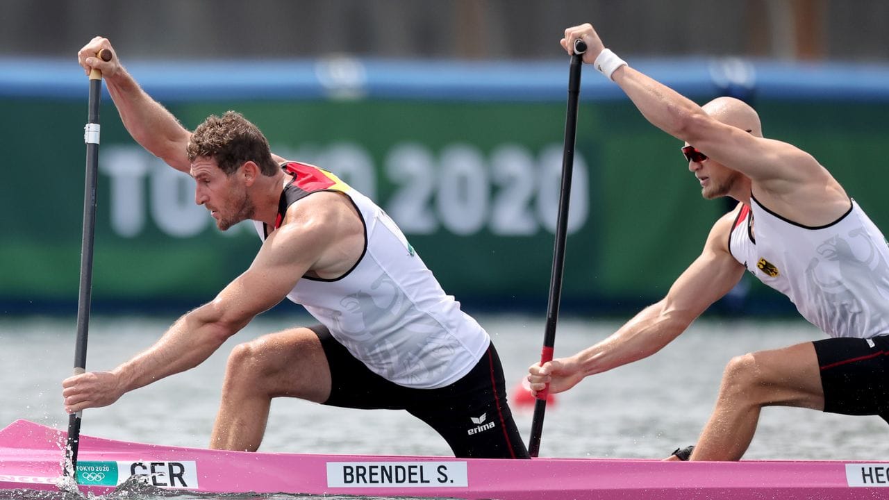Sebastian Brendel und Tim Hecker (r) sind im Canadier-Zweier zu Bronze gepaddelt.