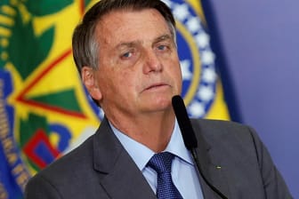 Jair Bolsonaro: Bereitet sich Brasiliens Präsident auf eine Wahlschlappe im kommenden Jahr vor?